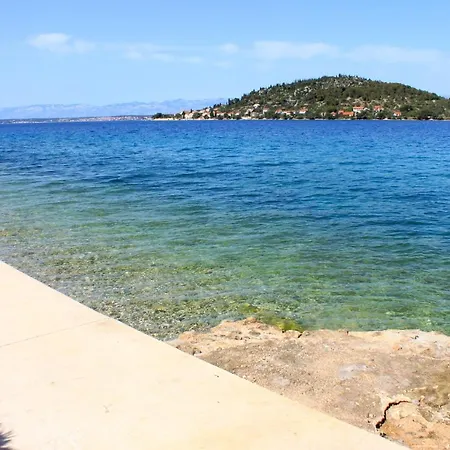 Apartment Apartments By The Sea Kali, Ugljan - 8235