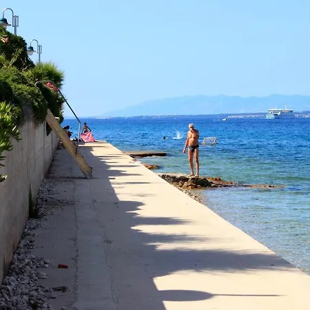 Apartments By The Sea Kali, Ugljan - 8235 *