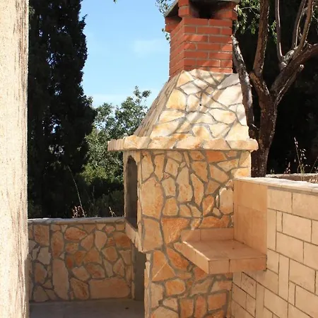 Apartments By The Sea Kali, Ugljan - 8235 *