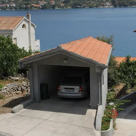 Apartman Apartments By The Sea Kali, Ugljan - 8235