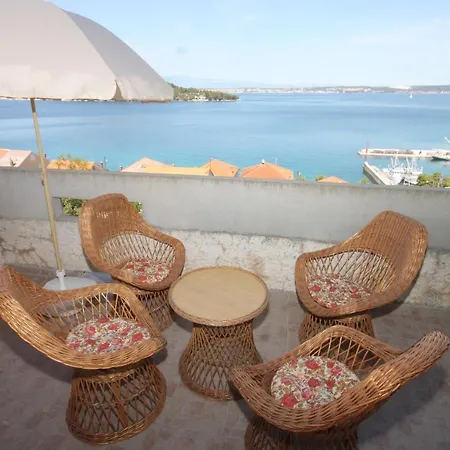 Apartman Apartments By The Sea Kali, Ugljan - 8235 *